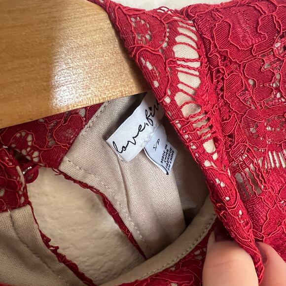 Love, Fire Red Sleeveless Lace Blouse Small - Picture 2 of 9